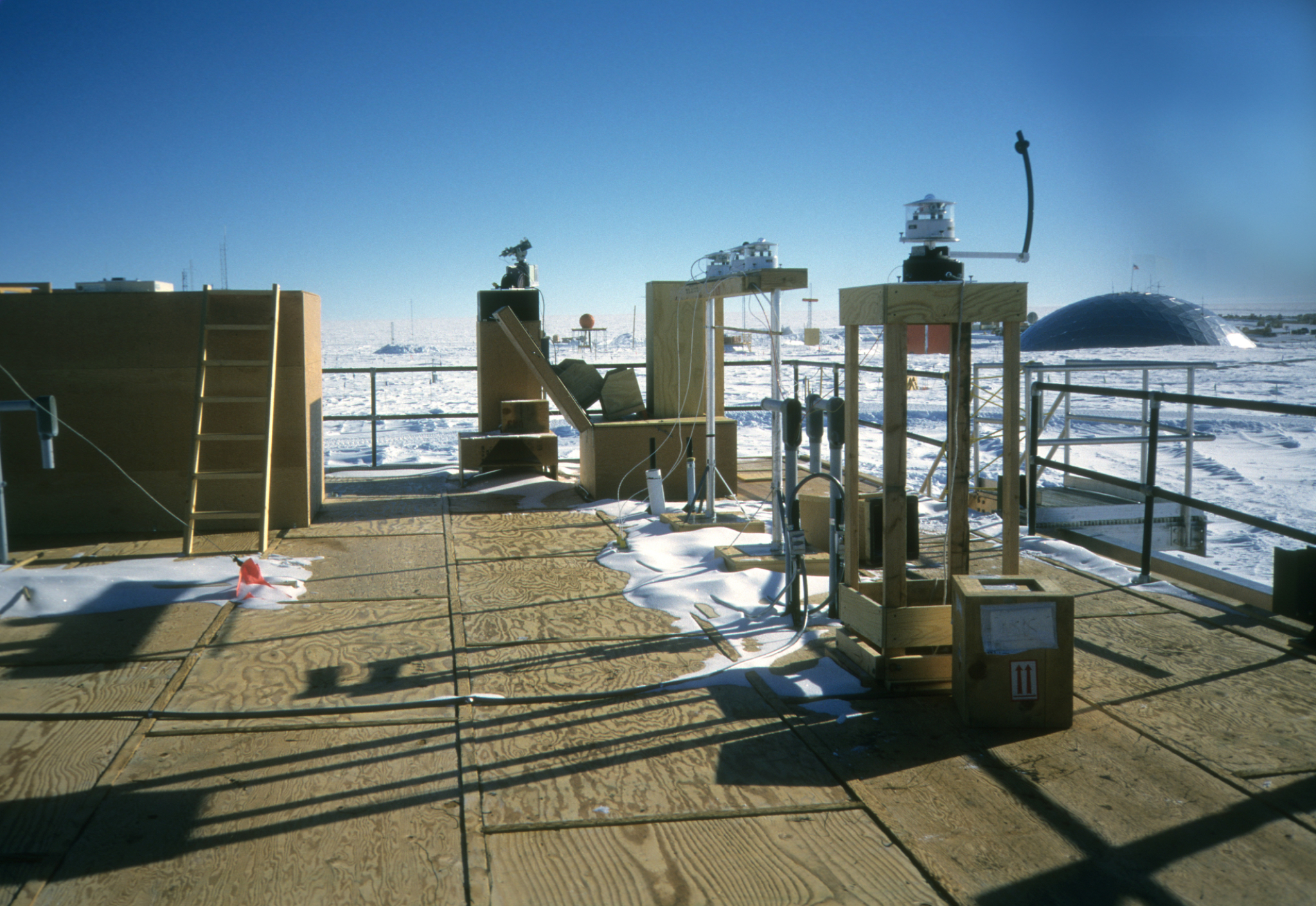 Atmospheric measurements at South Pole
